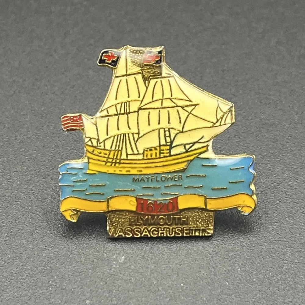 Vintage Plymouth Massachusetts Mayflower‎ Ship USA Lapel Hat Pin